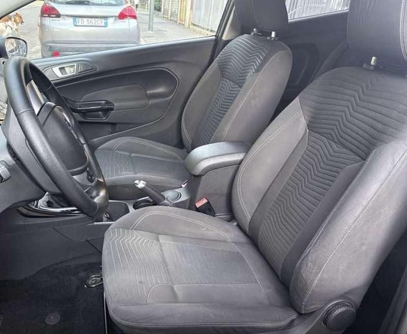 Usata Ford Fiesta Titanium 75 CV (55 kW) 2013 Berlina