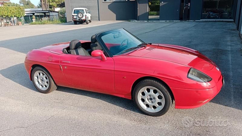 Usata Fiat Barchetta 130 CV (95 kW) 1997 Rosso Cabrio
