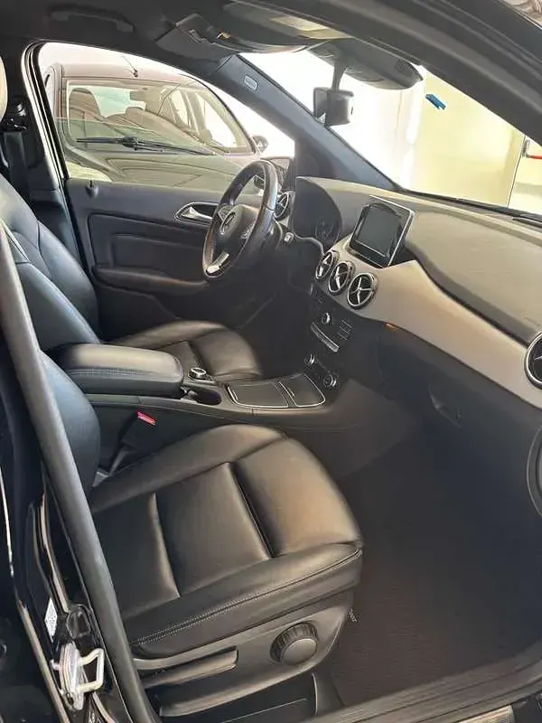 Usata Mercedes B180 109 CV (80 kW) 2017 Utilitaria