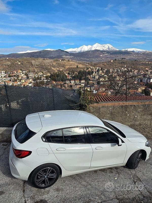 Usata BMW 116 Sport Line 116 CV (85 kW) 2021 Bianco Utilitaria