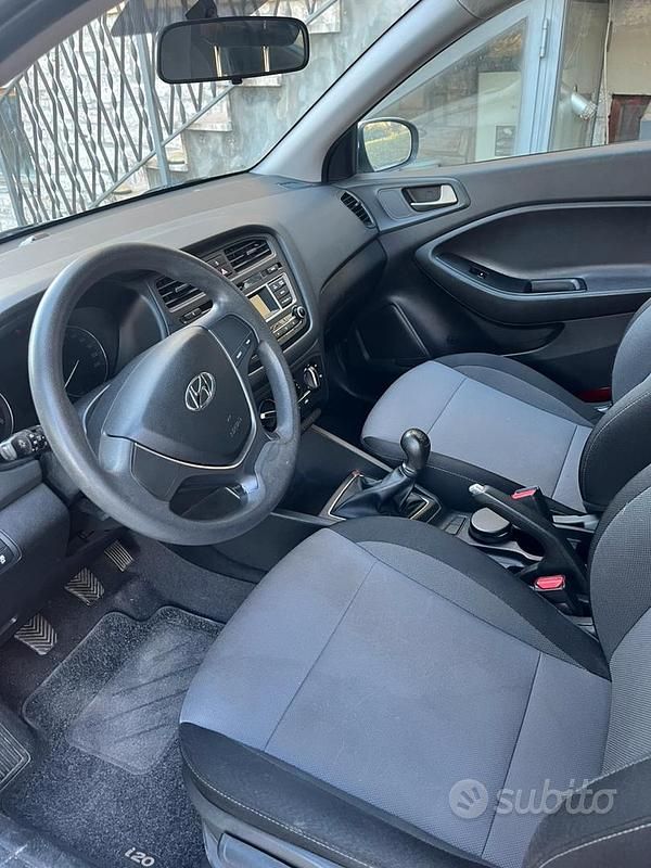 Usata Hyundai i20 Classic 75 CV (55 kW) 2018 Bianco Berlina