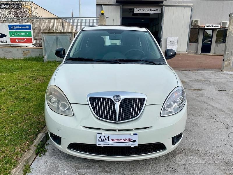 Usata Lancia Ypsilon 75 CV (55 kW) 2011 Bianco Utilitaria