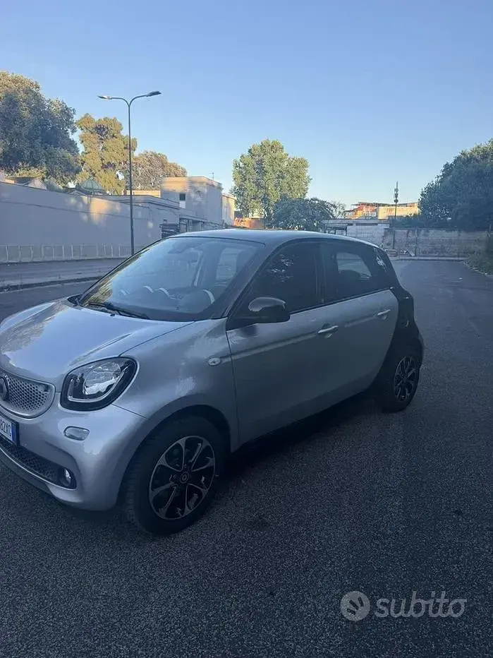 Usata Smart ForFour 71 CV (52 kW) 2015 Grigio Utilitaria