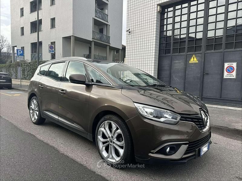 Usata Renault Grand Scénic IV Initiale Paris 131 CV (96 kW) 2017 Marrone Monovolume