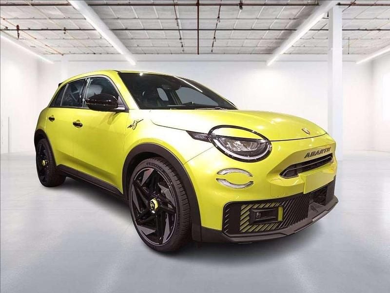 Nuova Abarth 600e Turismo 105 kW (143 CV) 2026 Verde pastello SUV