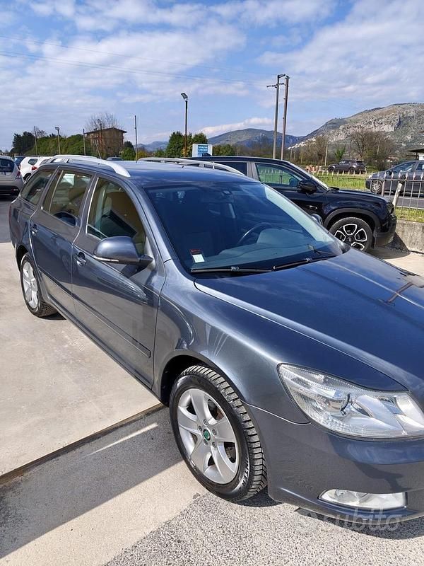 Usata Skoda Octavia Ambition 105 CV (77 kW) 2011 Blu Station wagon