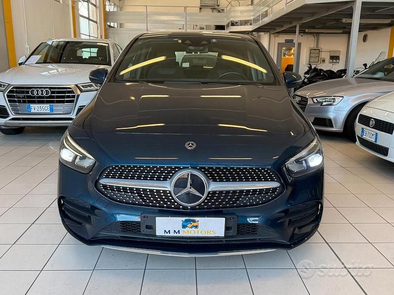 Usata Mercedes B200 Executive 150 CV (110 kW) 2019 Blu Utilitaria