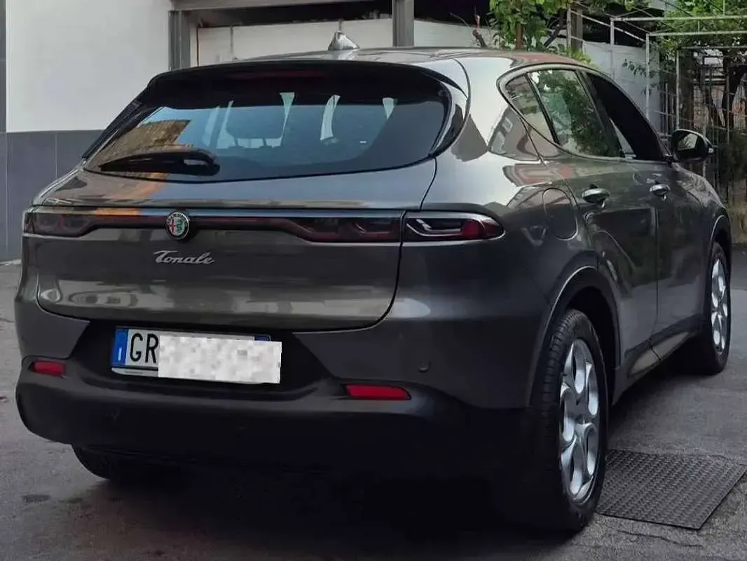 Usata Alfa Romeo Tonale Sprint 131 CV (96 kW) 2023 Grigio SUV