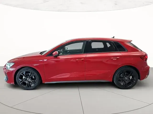 Usata Audi A3 S-Line 116 CV (85 kW) 2025 Rosso progressivo metallizzato Berlina