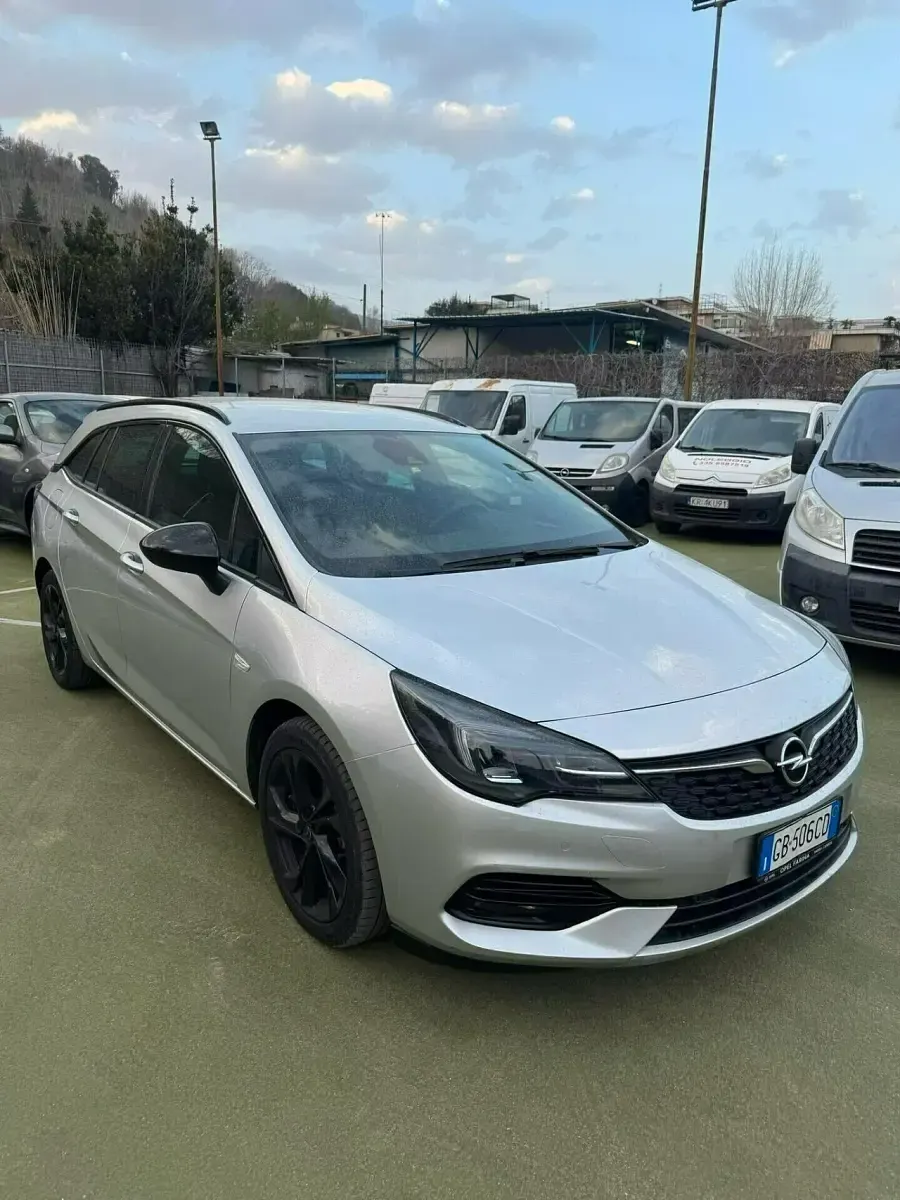 Usata Opel Astra GS Line 122 CV (89 kW) 2020 Argento Berlina