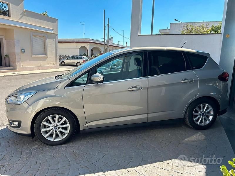 Usata Ford C-MAX Titanium 120 CV (88 kW) 2017 Oro Monovolume