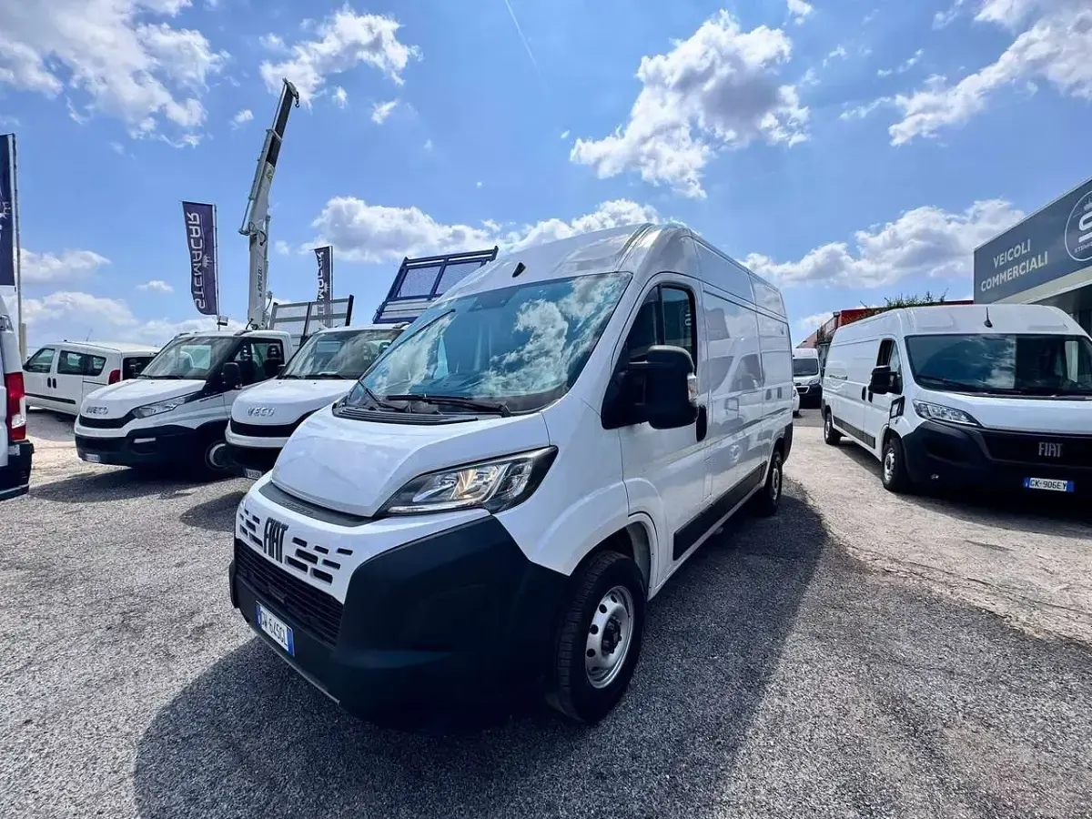 Usata Fiat Ducato 140 CV (102 kW) 2024 Bianco banchisa Furgone