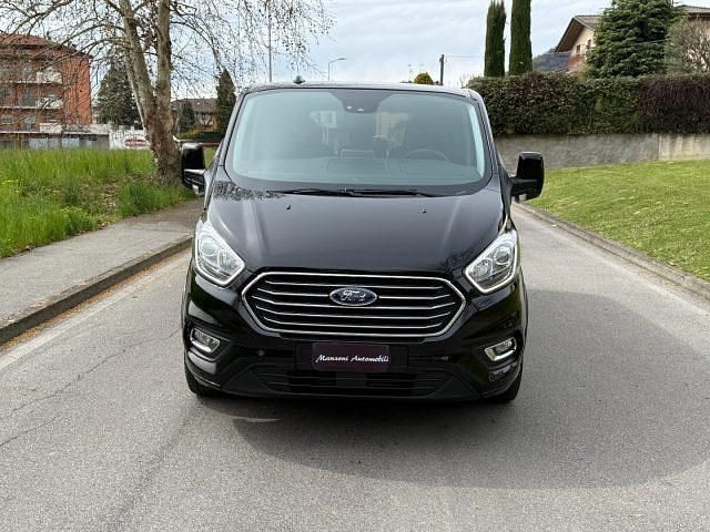 Usata Ford Tourneo Titanium 170 CV (125 kW) 2023 Nero Monovolume