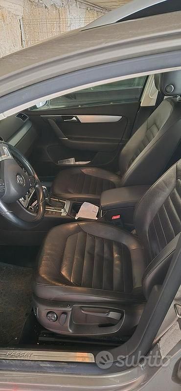 Usata VW Passat 170 CV (125 kW) 2012 Grigio Station wagon
