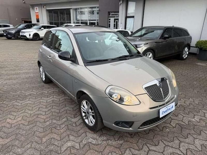 Usata Lancia Ypsilon Platinum 69 CV (50 kW) 2012 Antracite Utilitaria