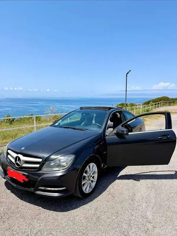 Usata Mercedes C220 Avantgarde 170 CV (125 kW) 2011 Blu/azzurro Coupé
