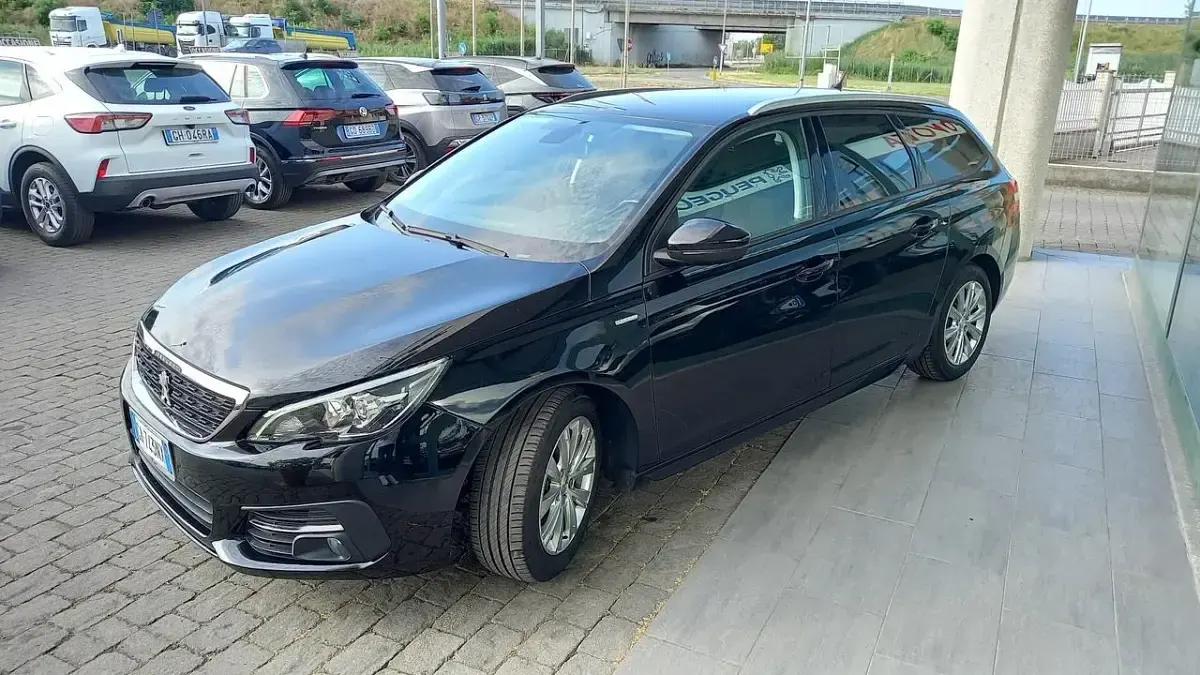 Usata Peugeot 308 Style 102 CV (75 kW) 2020 Nero Station wagon