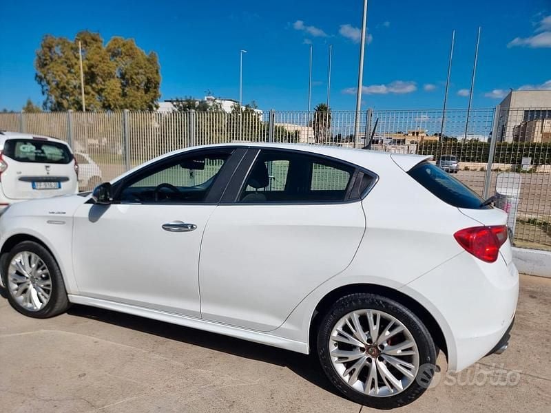 Usata Alfa Romeo Giulietta Veloce 120 CV (88 kW) 2017 Bianco Utilitaria