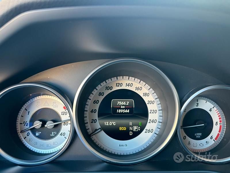 Usata Mercedes E200 136 CV (100 kW) 2015 Grigio Berlina