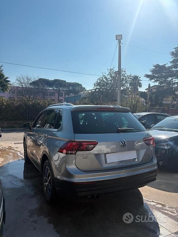 Usata VW Tiguan Business 115 CV (84 kW) 2017 Grigio SUV