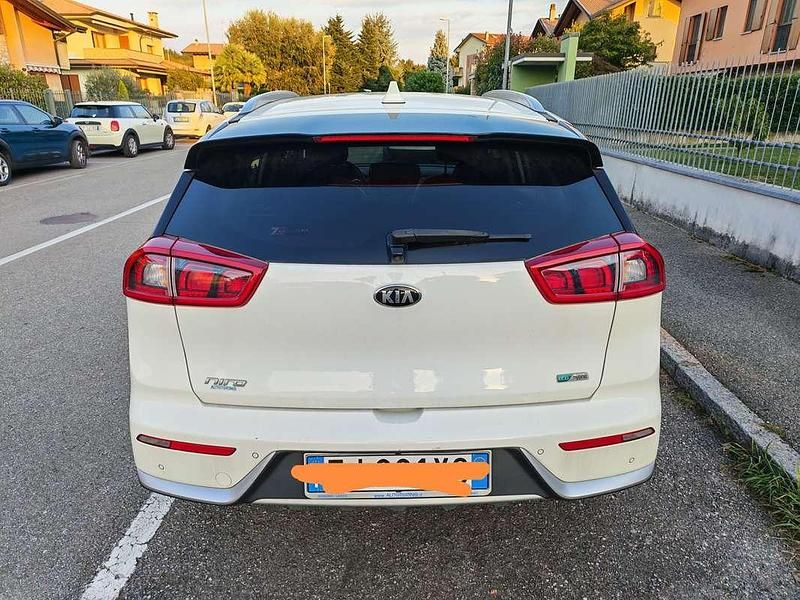 Usata Kia Niro Style 105 CV (77 kW) 2017 Bianco SUV
