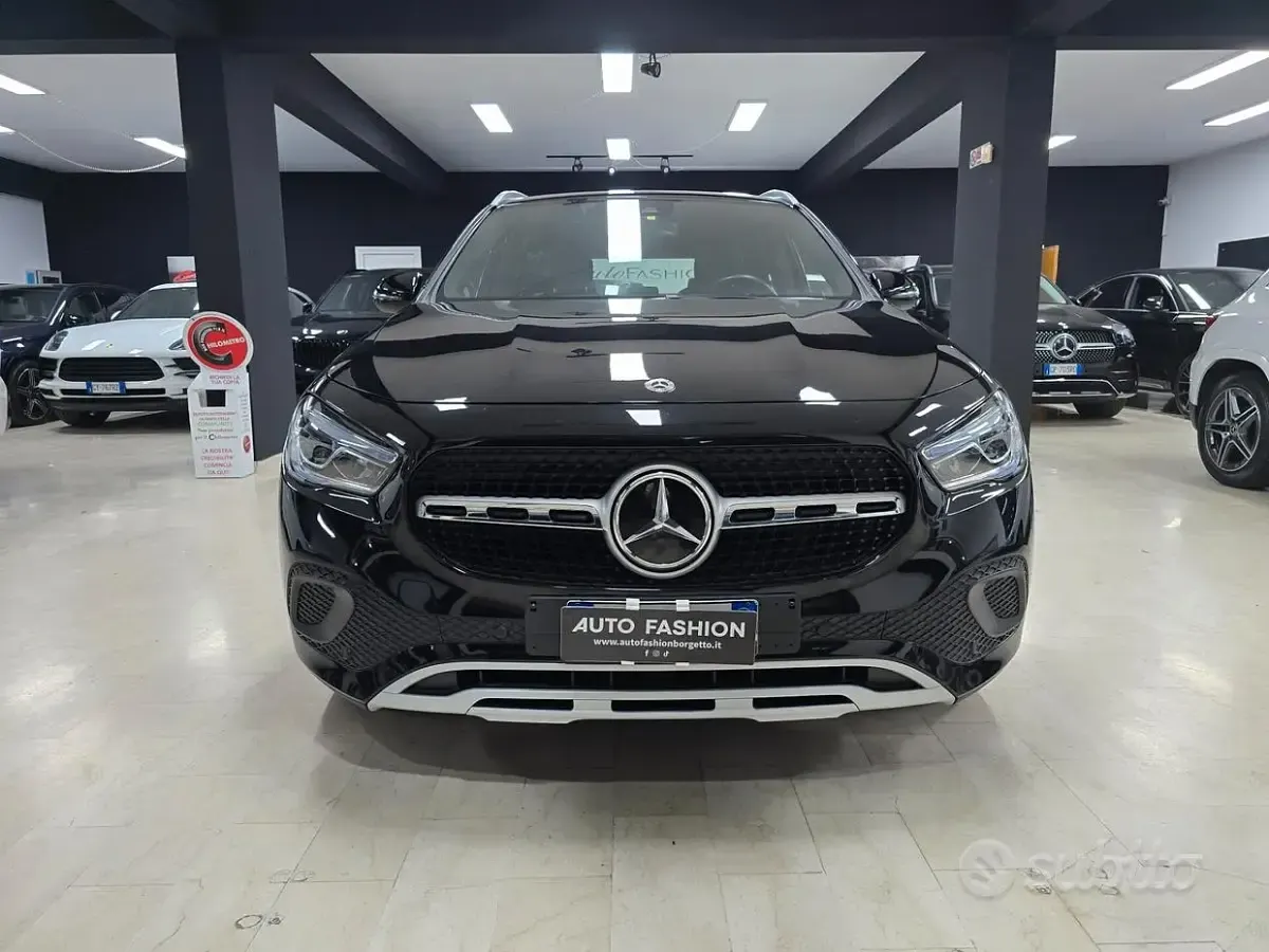 Usata Mercedes GLA200 150 CV (110 kW) 2022 Nero SUV