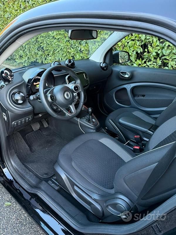 Usata Smart ForTwo Coupé 2023 Nero Utilitaria