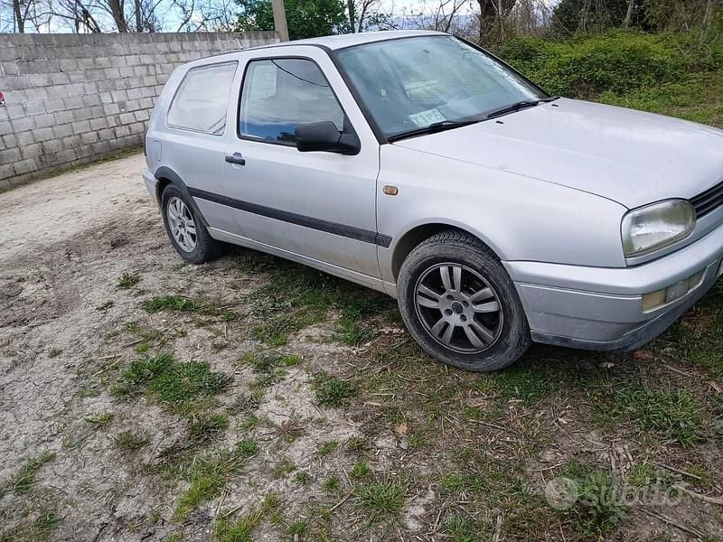 Usata VW Golf III 101 CV (74 kW) 1996 Grigio Berlina