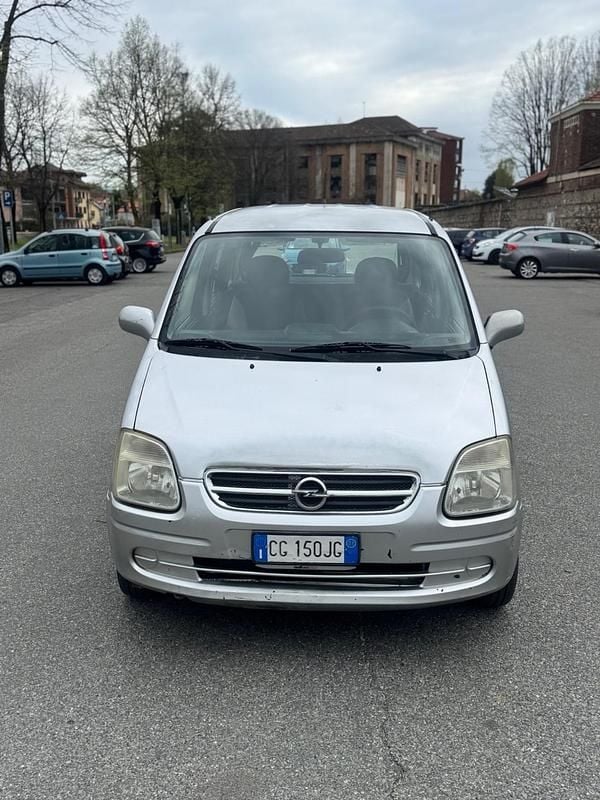 Usata Opel Agila 60 CV (44 kW) 2004 Argento Monovolume