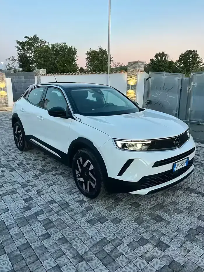 Begagnad Opel Mokka 131 HK (96 kW) 2023 Vit SUV