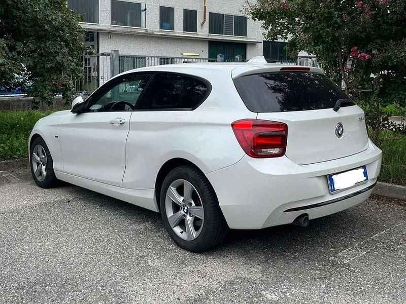 Usata BMW 118 Sport Line 143 CV (105 kW) 2013 Bianco Utilitaria