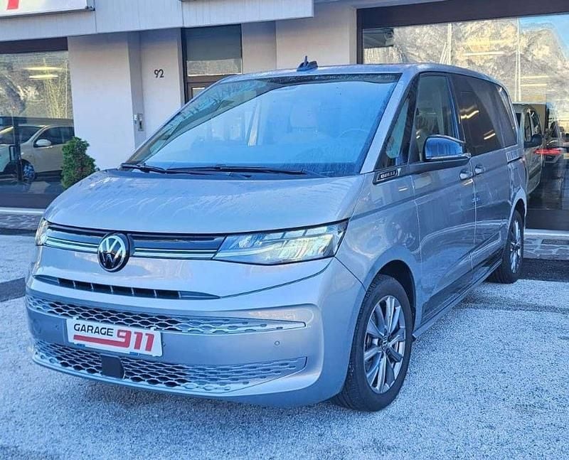 Grigio Usata 2024 VW Multivan Life Furgone | 54.300 € (Buon prezzo) - Immagine 1/4