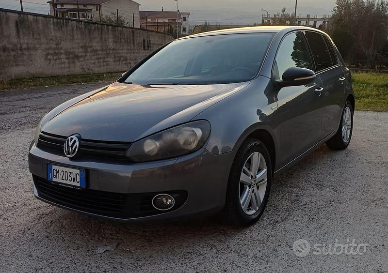 Grigio Usata 2012 VW Golf VII Tre volumi | 6900 € (Ottimo prezzo) - Immagine 1/4