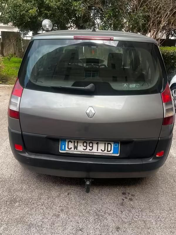 Usata Renault Mégane 64 CV (47 kW) 2005 Marrone Monovolume