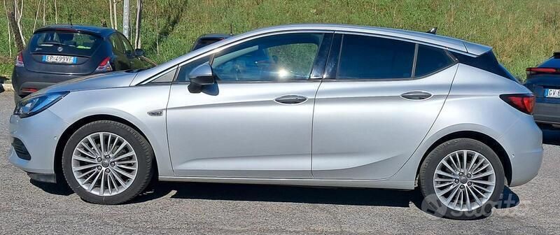 Usata Opel Astra Ultimate 122 CV (89 kW) 2020 Argento Berlina