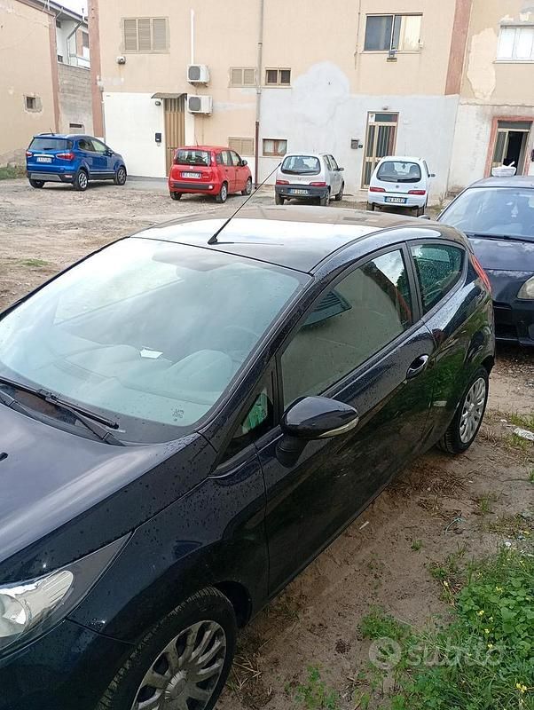 Usata Ford Fiesta 68 CV (50 kW) 2010 Nero Utilitaria
