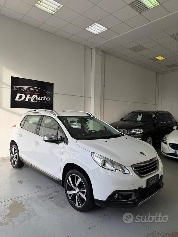 Usata Peugeot 2008 Allure 92 CV (67 kW) 2015 Bianco SUV