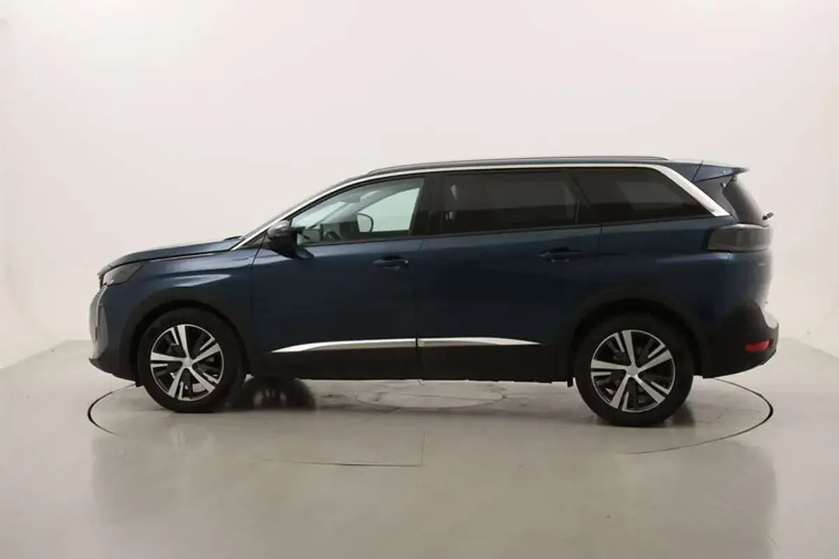 Usata Peugeot 5008 Allure 131 CV (96 kW) 2021 Blu SUV