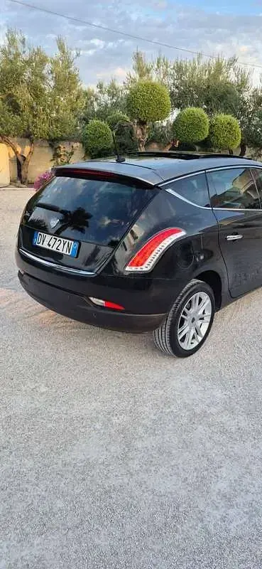 Usata Lancia Delta Platinum 165 CV (121 kW) 2009 Nero Utilitaria