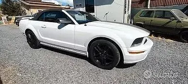 Usata Ford Mustang 680 CV (500 kW) 2006 Bianco Cabrio
