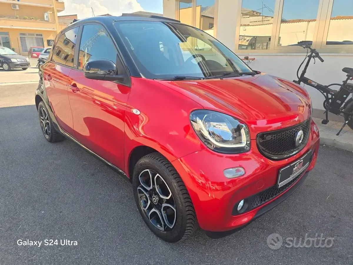 Usata Smart ForFour Proxy 71 CV (52 kW) 2017 Rosso Utilitaria
