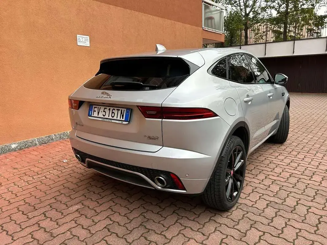 Usata Jaguar E-Pace R-Dynamic 200 CV (147 kW) 2019 Argento SUV