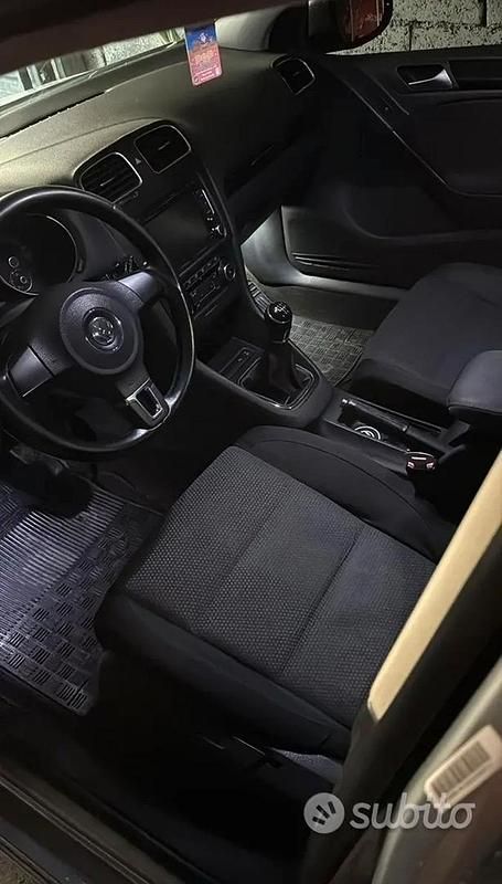 Usata VW Golf VI 110 CV (80 kW) 2010 Grigio Utilitaria