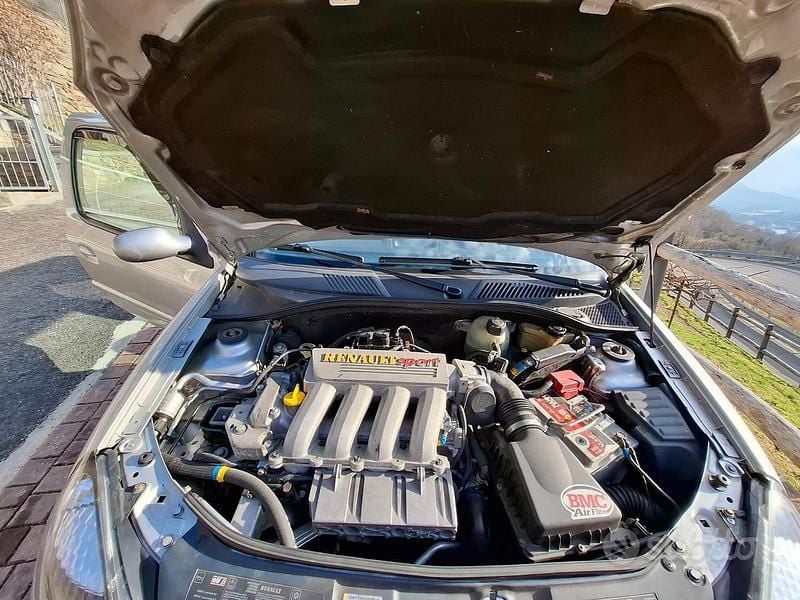 Usata Renault Clio R.S. R.S. 182 CV (133 kW) 2005 Grigio Utilitaria