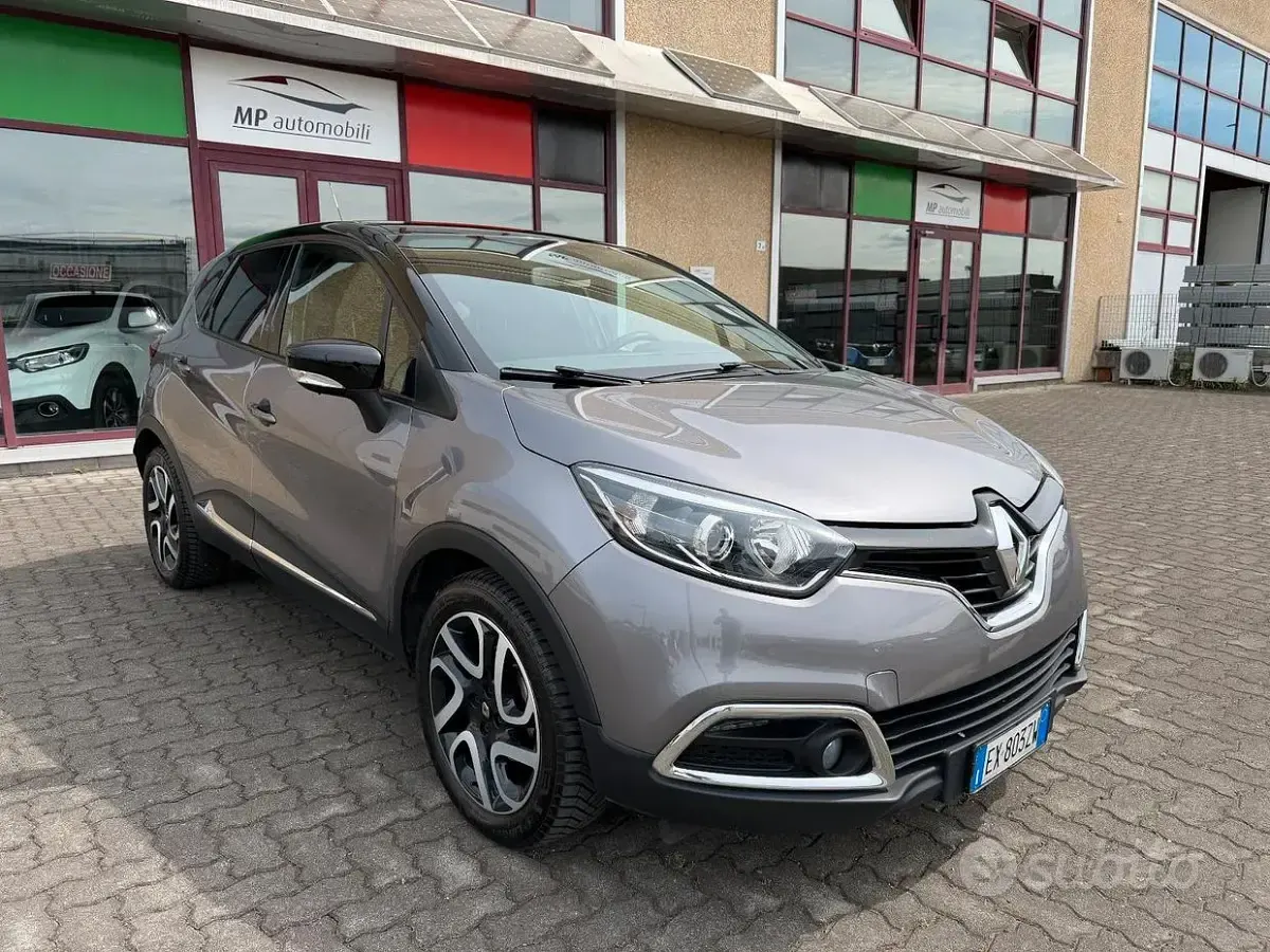 Usata Renault Captur 90 CV (66 kW) 2015 Grigio SUV
