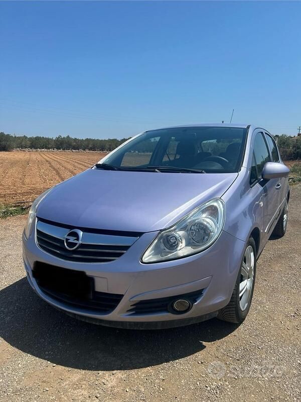 Usata Opel Corsa Club 80 CV (58 kW) 2007 Viola Berlina