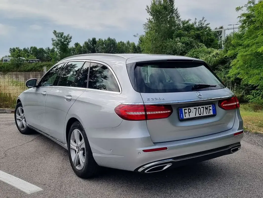 Usata Mercedes E220 Business 194 CV (142 kW) 2018 Station wagon