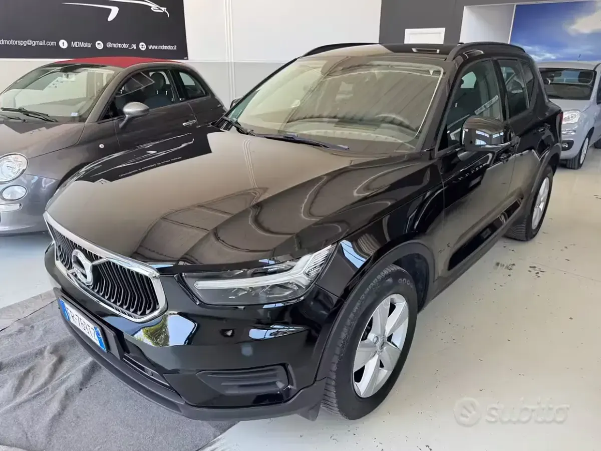 Usata Volvo XC40 Momentum 150 CV (110 kW) 2018 Nero SUV