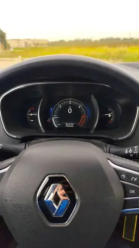 Usata Renault Mégane LIMITED 110 CV (80 kW) 2016 Nero Berlina