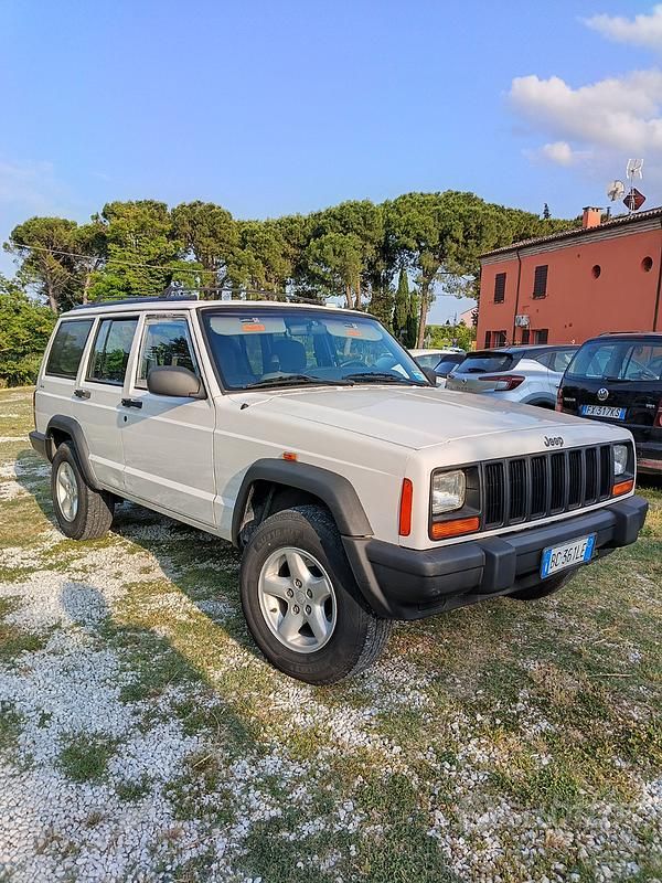 Usata Jeep Cherokee Sport 116 CV (85 kW) 1999 Bianco SUV